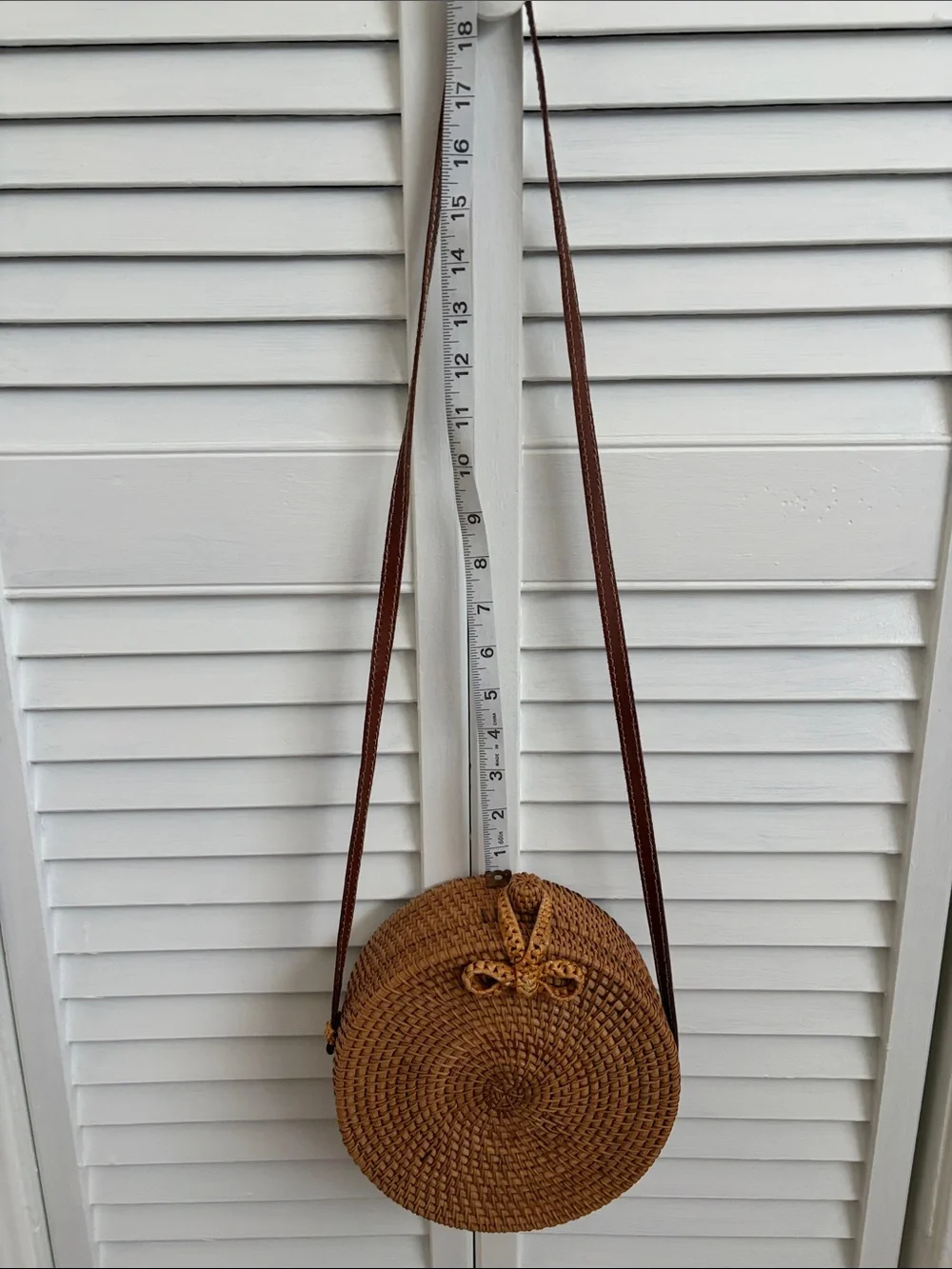 Woven Round Crossbody Bag in Brown